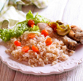 Рис с сезонными овощами и курицей